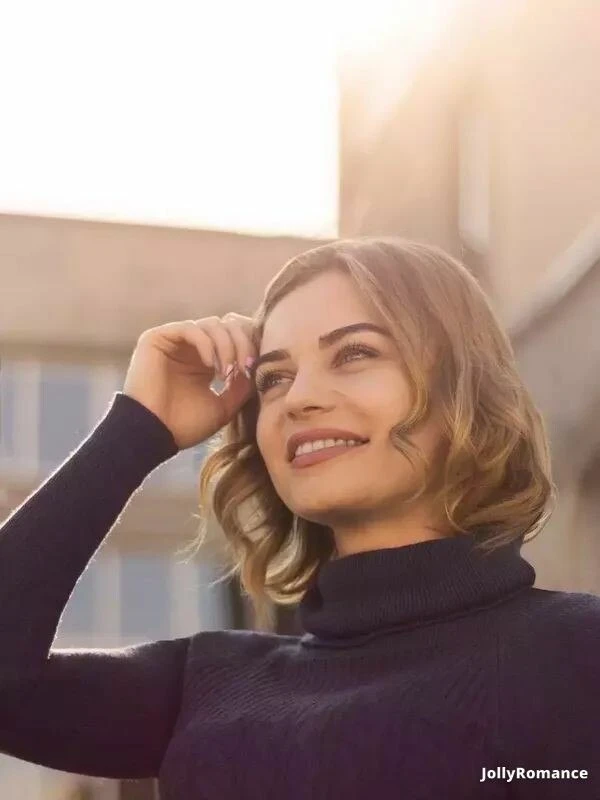 Julia Profile image 3