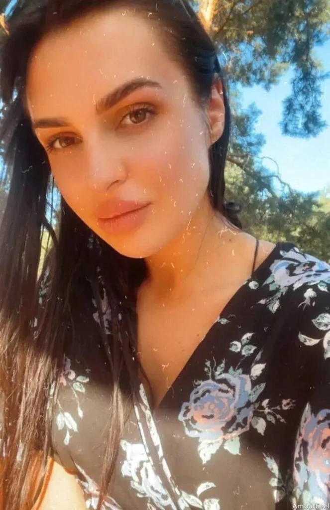 Elena Profile image 1