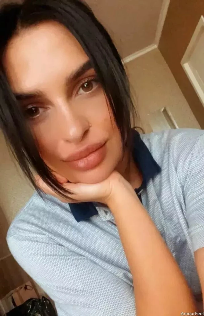 Elena Profile image 3